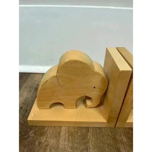 Montet Bois Switzerland Wooden Carved Elephant Bookends Brown Set of 2 - Picture 2 of 10